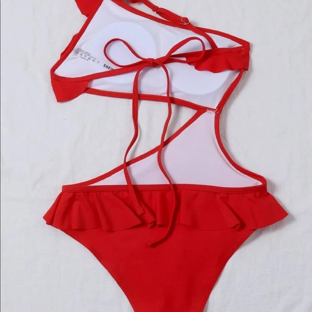 CUTE SHEIN RED RUFFLE BATHING SUIT - Picture 3 of 3